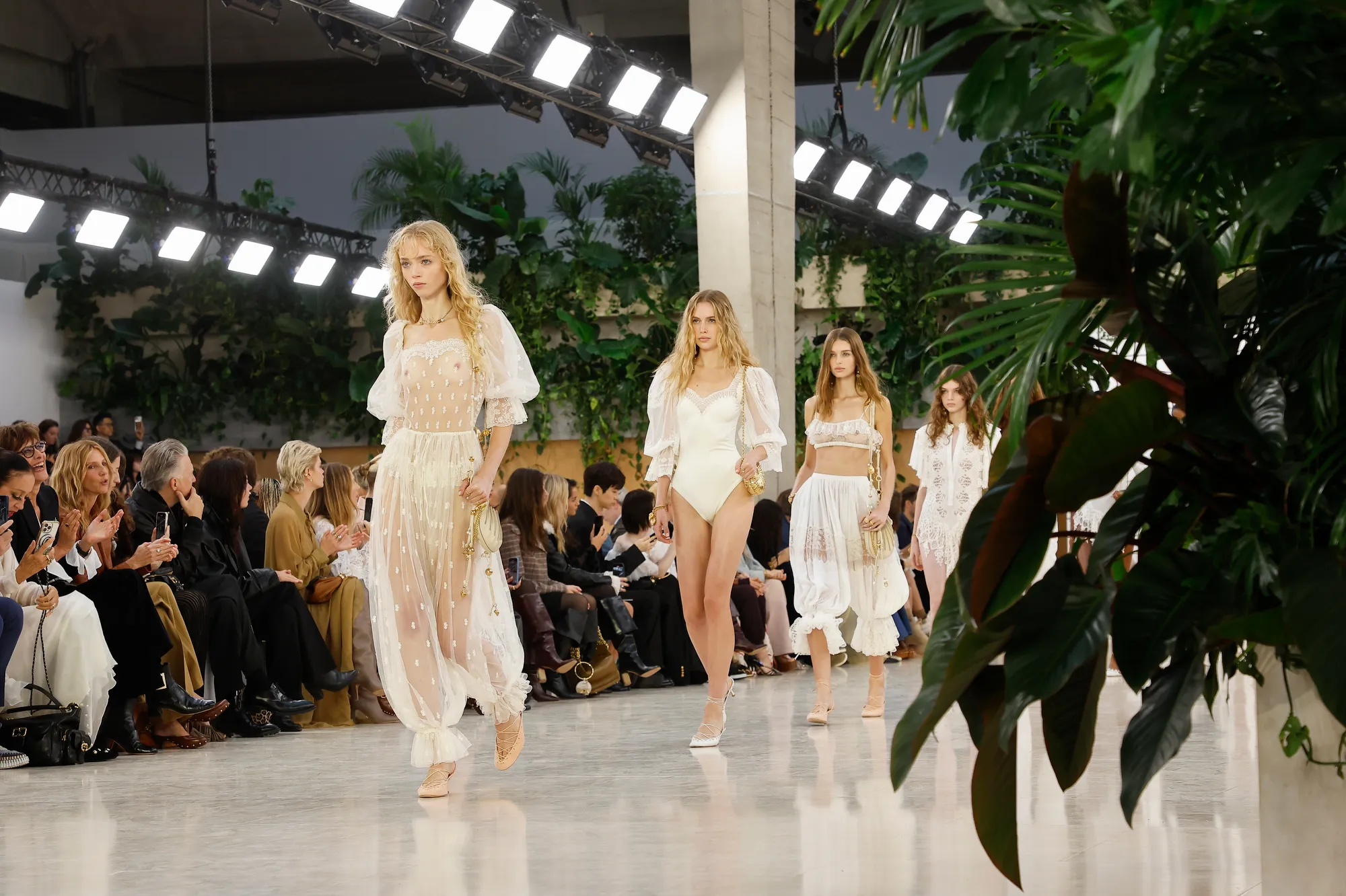 mesdessous -mesdessous Chloe Ambiance ARS 4